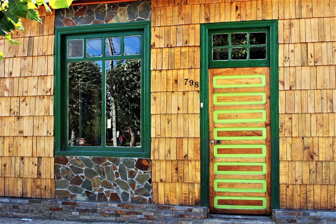 Corner Hostel Puerto Natales Exterior photo